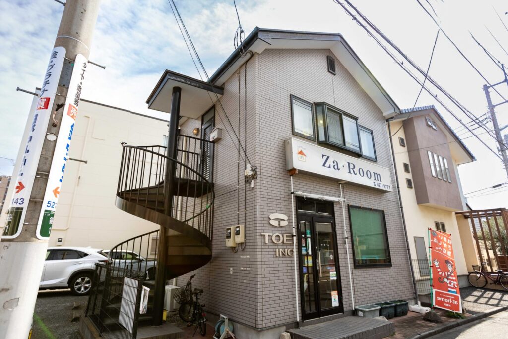 ヨガピラティススタジオ「さんはぴ」熊谷店外観