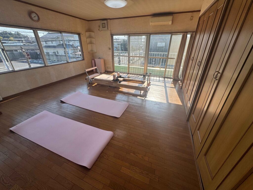坂戸のヨガピラティススタジ「さんはぴ」の店内画像